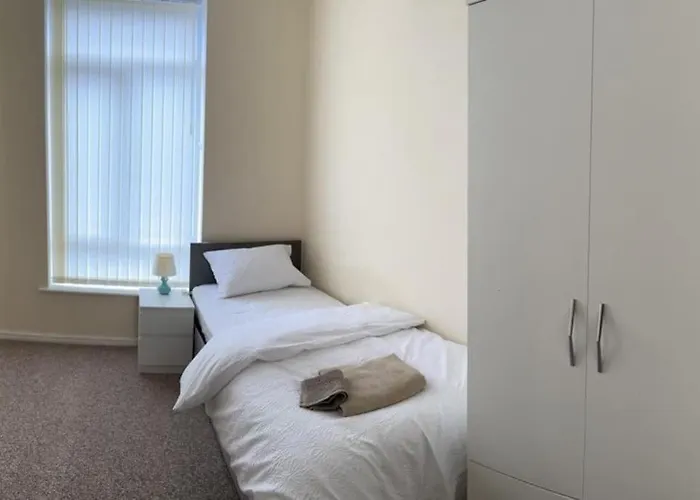 7 Minutes From Etihad * Manchester