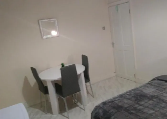 Spacious Near Centre Pensjonat