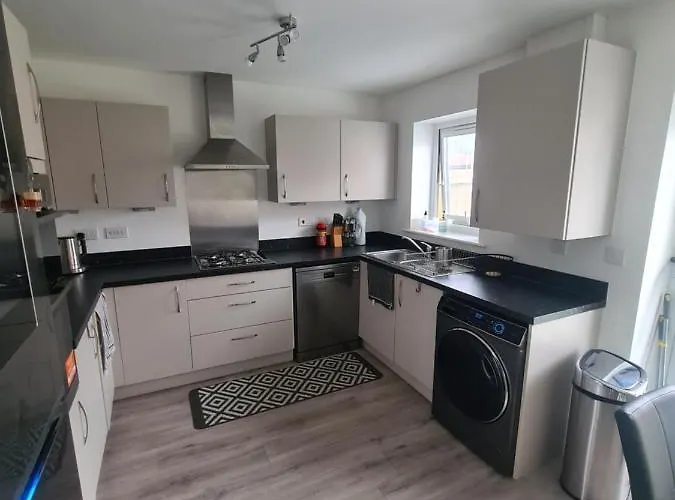 Lovely New In Close To Fc Manchester