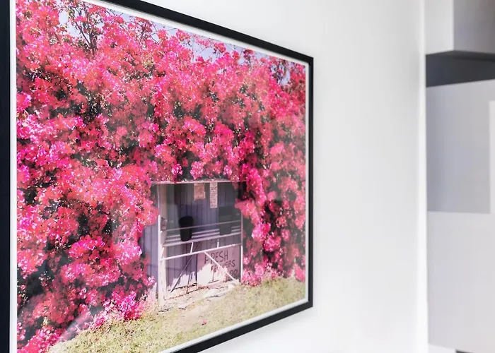 4 Bedroom, 3 Bathroom Walking Distance To Centre 펜션