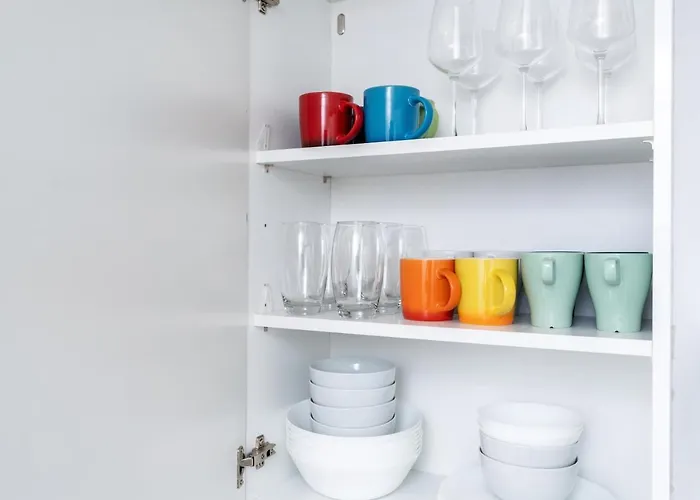 4 Bedroom, 3 Bathroom Walking Distance To Centre 펜션