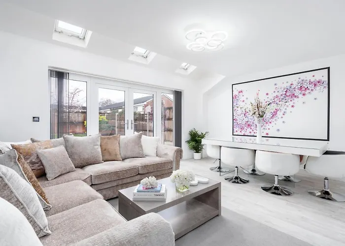 펜션 4 Bedroom, 3 Bathroom Walking Distance To Centre