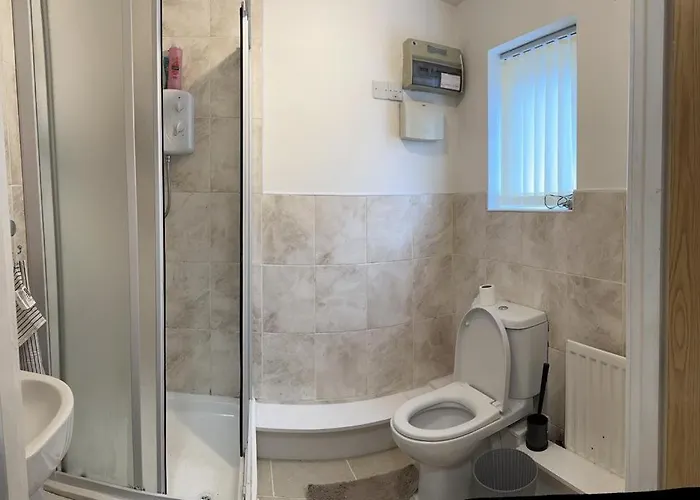 7 Minutes From Etihad Guest house