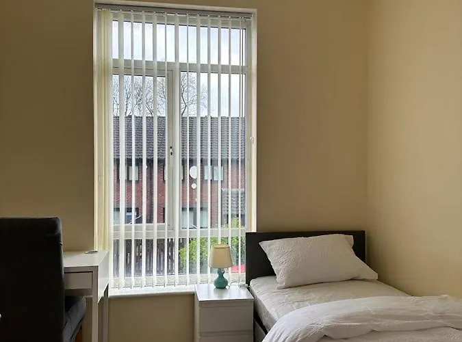 Guest house 7 Minutes From Etihad *