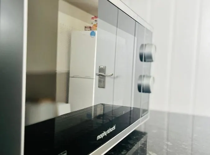 Allenby Walk Private In A 4 Bed Shared House 홈스테이 맨체스터