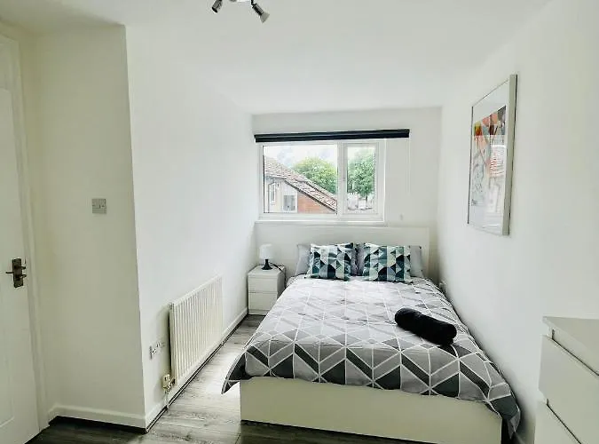 Allenby Walk Private In A 4 Bed Shared House 맨체스터