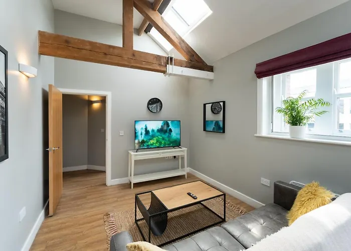 High Street Town House 4*