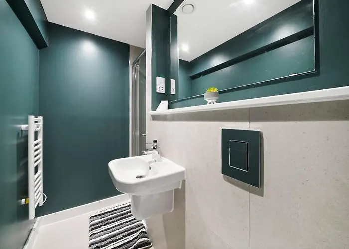 Skygardens - Stylish Duplex - Roof Garden Manchester