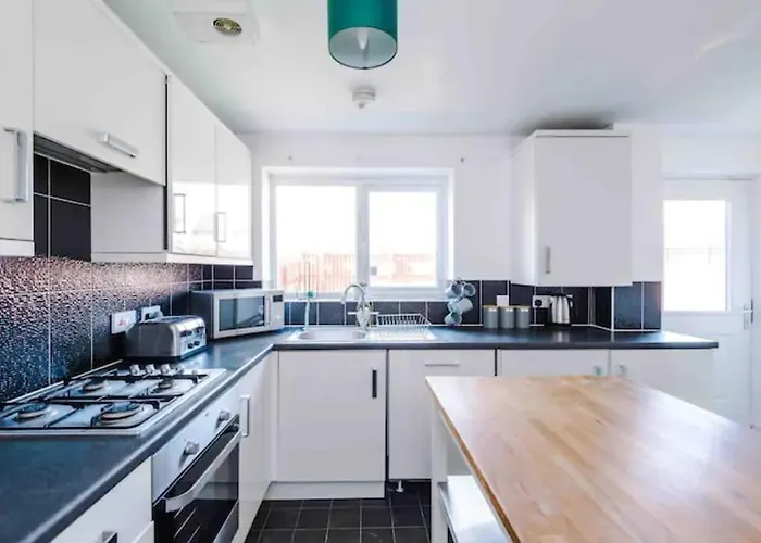 Spacious 5 Bedroom Hosted By Mcr Dens Сasa de vacaciones Mánchester