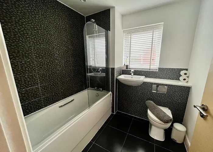 3br-sleeps 6 -walk To Etihad & Ao Arena * Manchester