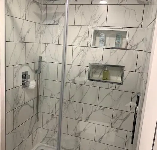 Lux Private Entrance 1 Bed Lux Private Entrance 1 Bed Studio - Free Parking - Ideal For Coop Live, Mcr City Centre, Salford Royal Hospital & Buile Hill Mansion Wedding Venue Manchester