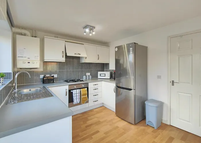 The Metcombe - With Free Parking - 10 Minutes Walk To Coop Live Arena & Etihad Stadium