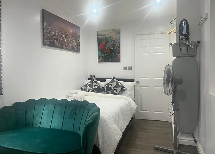 Dynasty Daire Manchester