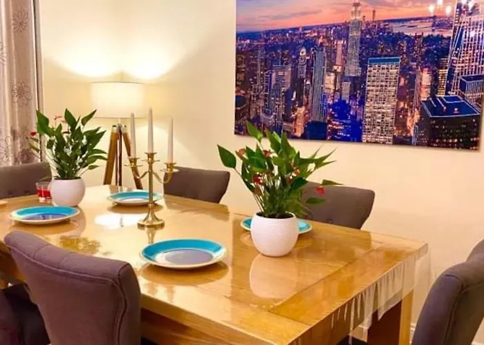 2 Bedroom Flat In Ardwick * 맨체스터