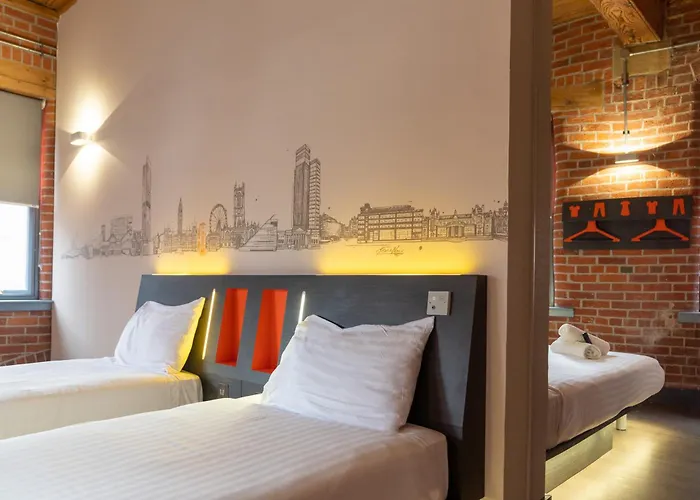 Easyhotel 2*