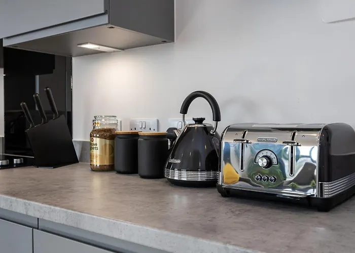 Contemporary 3 Bedrooms *