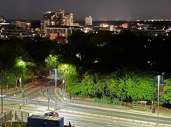 Contemporary 3 Bedrooms * Manchester