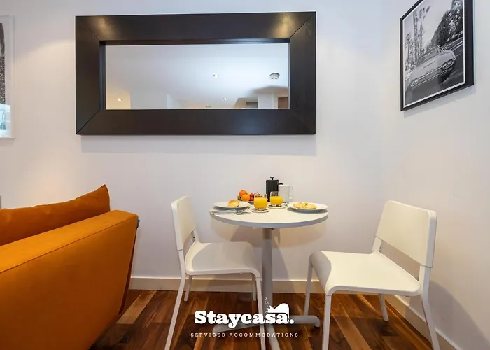 Apartamento Sunset Haven With Balcony And Free… - 20026 Mánchester