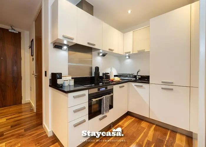 Sunset Haven With Balcony And Free Parking דירה