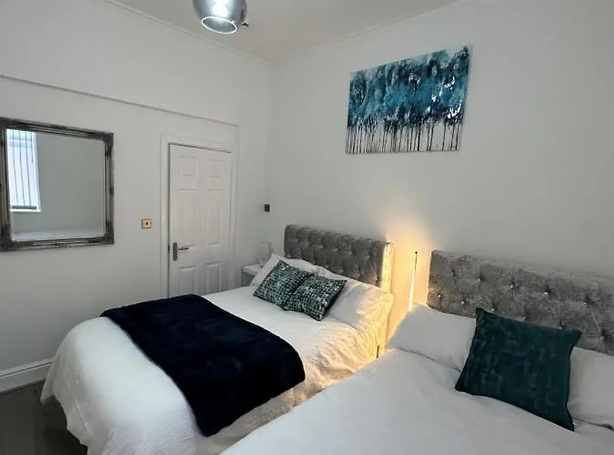 2 Bedroom Flat Close To City, Stadium And Coop Arena 아파트 *