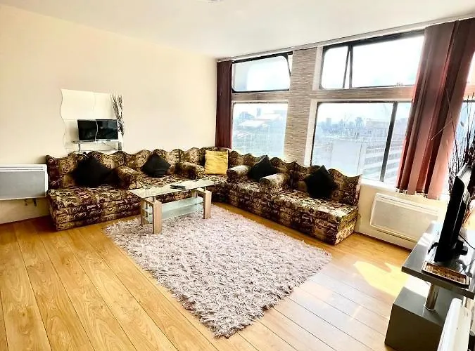 Apartamento Two Bedroom With Kitchen Facility *