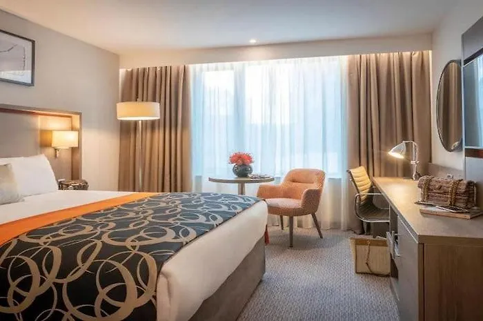 Ξενοδοχείο Clayton Centre 4*