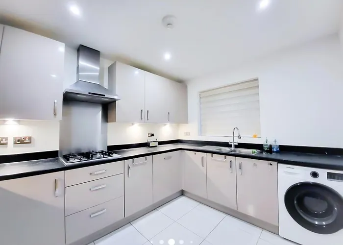 Bed & Breakfast Royal At Coop Live Etihad, Sports 3*