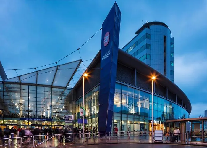 Bed & Breakfast Royal At Coop Live Etihad, Sports 3*