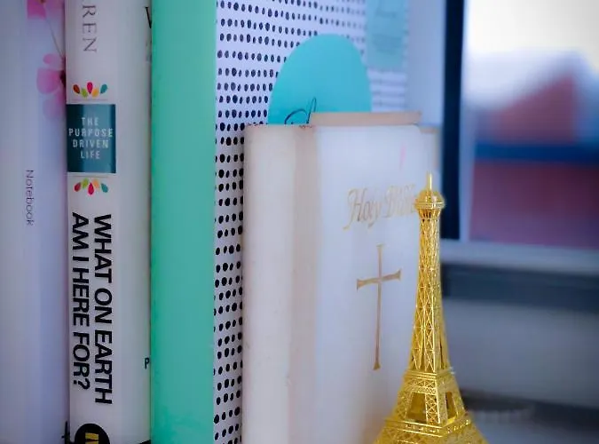 Royal At Coop Live Etihad, Sports Bed & Breakfast