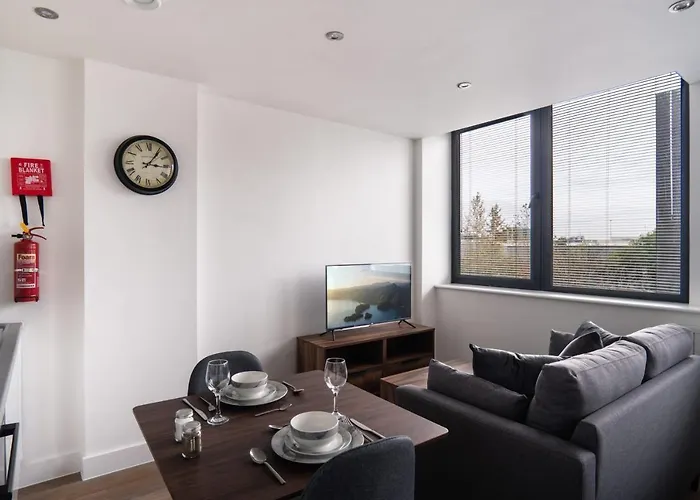 Zeni, Alexandra Rise Chic