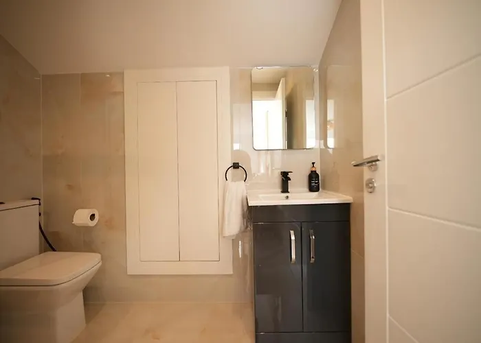 Exquisite 6 Bedroom Luxury Mánchester