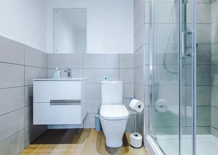 New! Stylish 2-bed In By 53 Degrees - Amazing Location, Ideal For Small Groups - Sleeps 4! * 맨체스터