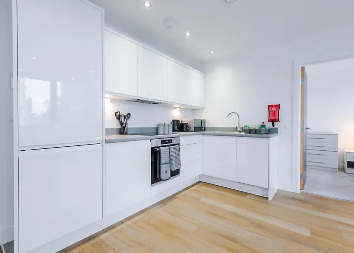 New! Stylish 2-bed In By 53 Degrees - Amazing Location, Ideal For Small Groups - Sleeps 4! 맨체스터