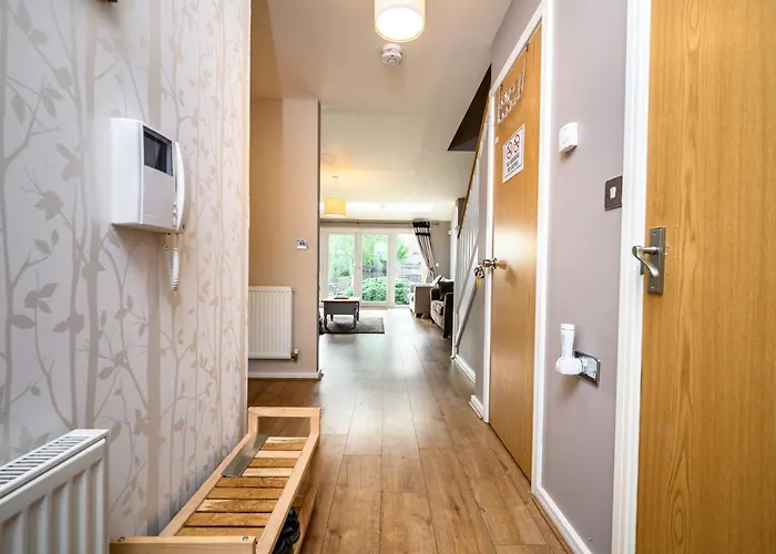 Serviced Northernnightzzz - The Gardens Holiday home *