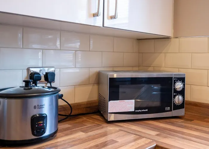 Serviced Northernnightzzz - The Gardens Holiday home *