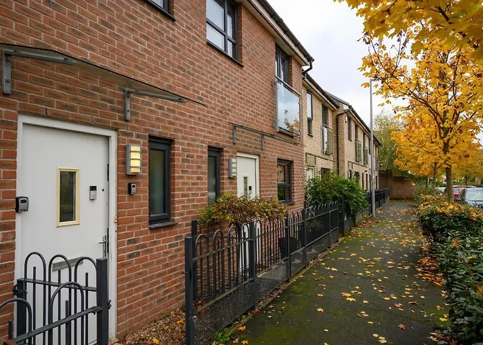 Serviced Northernnightzzz - The Gardens Holiday home