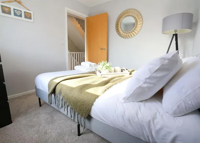 Luxurious Townhouse In *