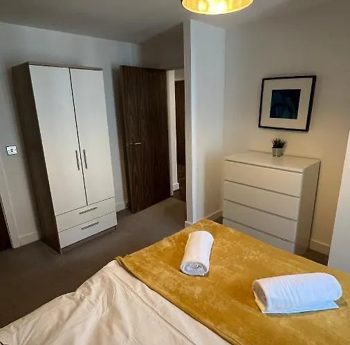 Apartment Stunning Centre Apartment! Ideal For Small Groups *