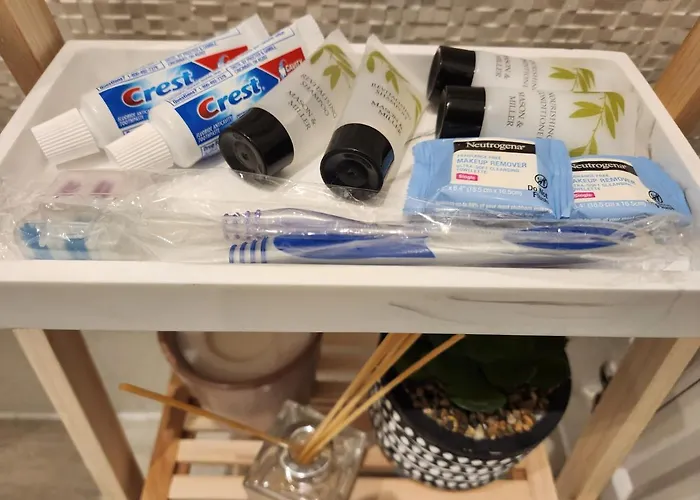 Дом отдыха Beautifully Fab 3 Bedroom 4 Beds New 8 Guests Stretford Trafford