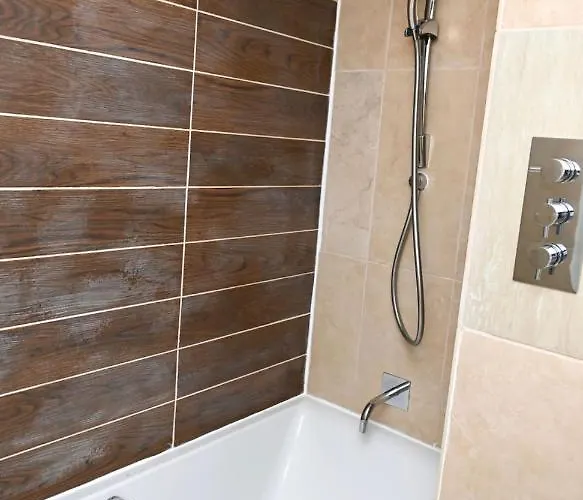 In A Flat 홈스테이