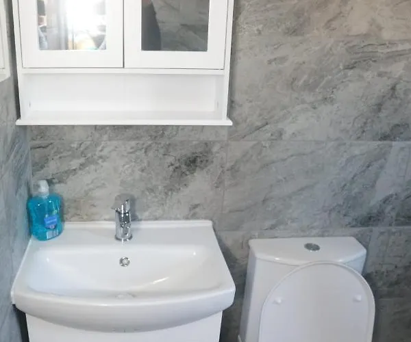 Cheadle House Holidays 펜션