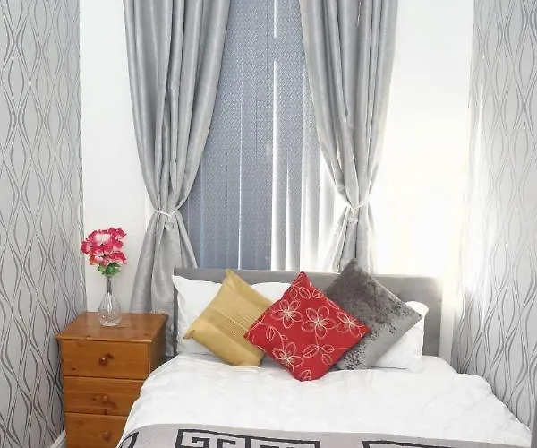 Cheadle House Holidays