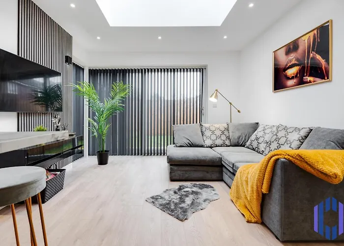 Feriehus Stylish 4bd - Coop Live - Etihad - Parking - Ev