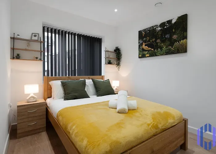 Stylish 4bd - Coop Live - Etihad - Parking - Ev *