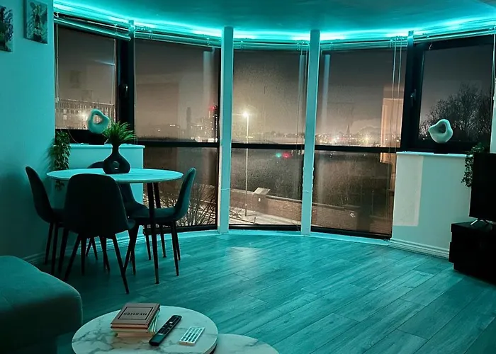 Lejlighed Lux Livin' - Luxury 2 Bed With Free Parking