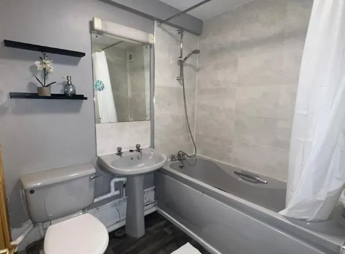 Minimalist Serene Manchester