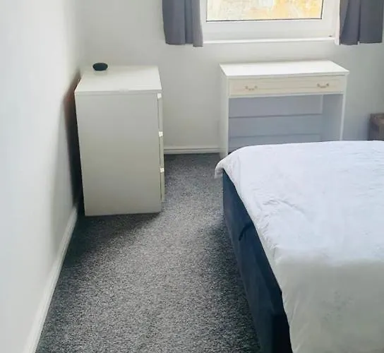 Minimalist Serene * Manchester