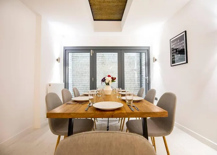 Townhouse With Roof Terrace