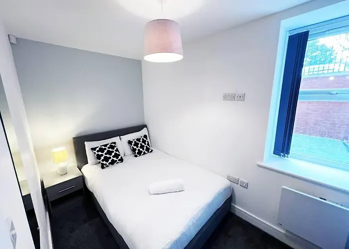 Free Parking - Stunning 2-br Near Salford Royal * Mánchester