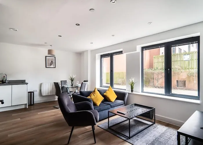 Stayzeni, Alexandra Rise Roomy 1 Bed